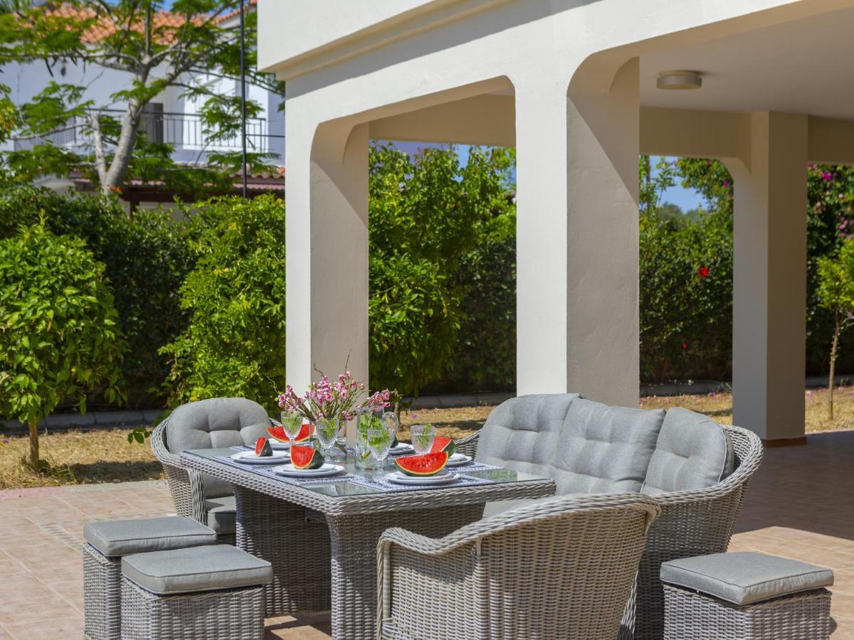 Meneou Seaside Mansion 7 Villa Larnaca Buitenkant foto