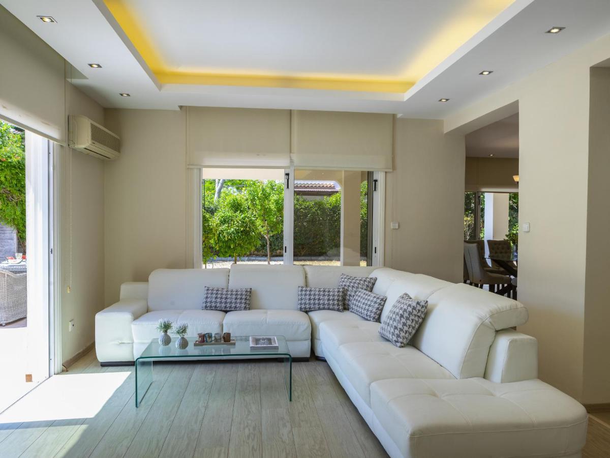 Meneou Seaside Mansion 7 Villa Larnaca Buitenkant foto
