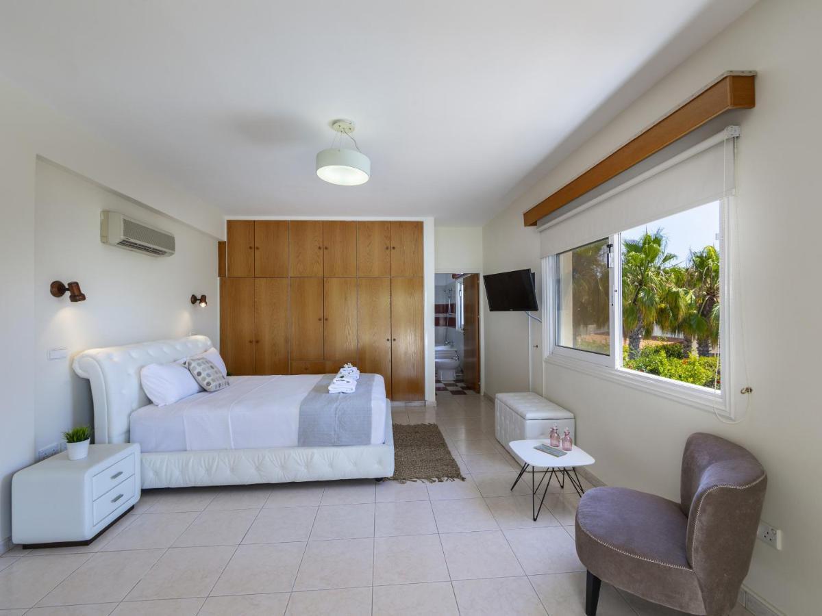 Meneou Seaside Mansion 7 Villa Larnaca Buitenkant foto